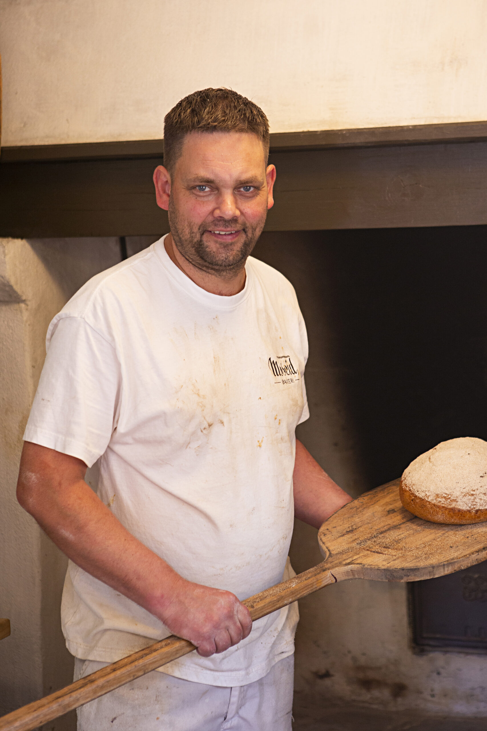 Knut Arne Moseid hos Moseid Bakeri